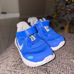 Nike Kids Sneakers in Blue and White